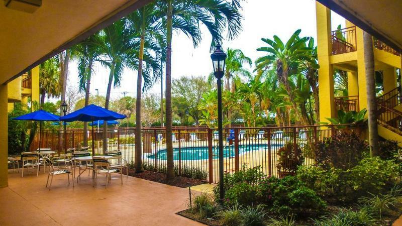 Boca Suites Deerfield Beach; Surestay Collection By BW Exterior photo
